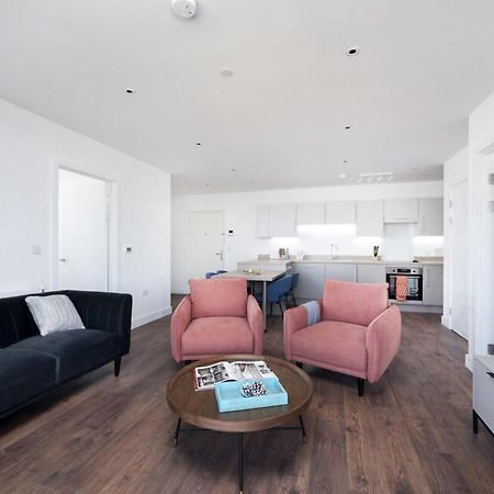 Modern Studios And Apartments At Barking Wharf In Лондон Экстерьер фото
