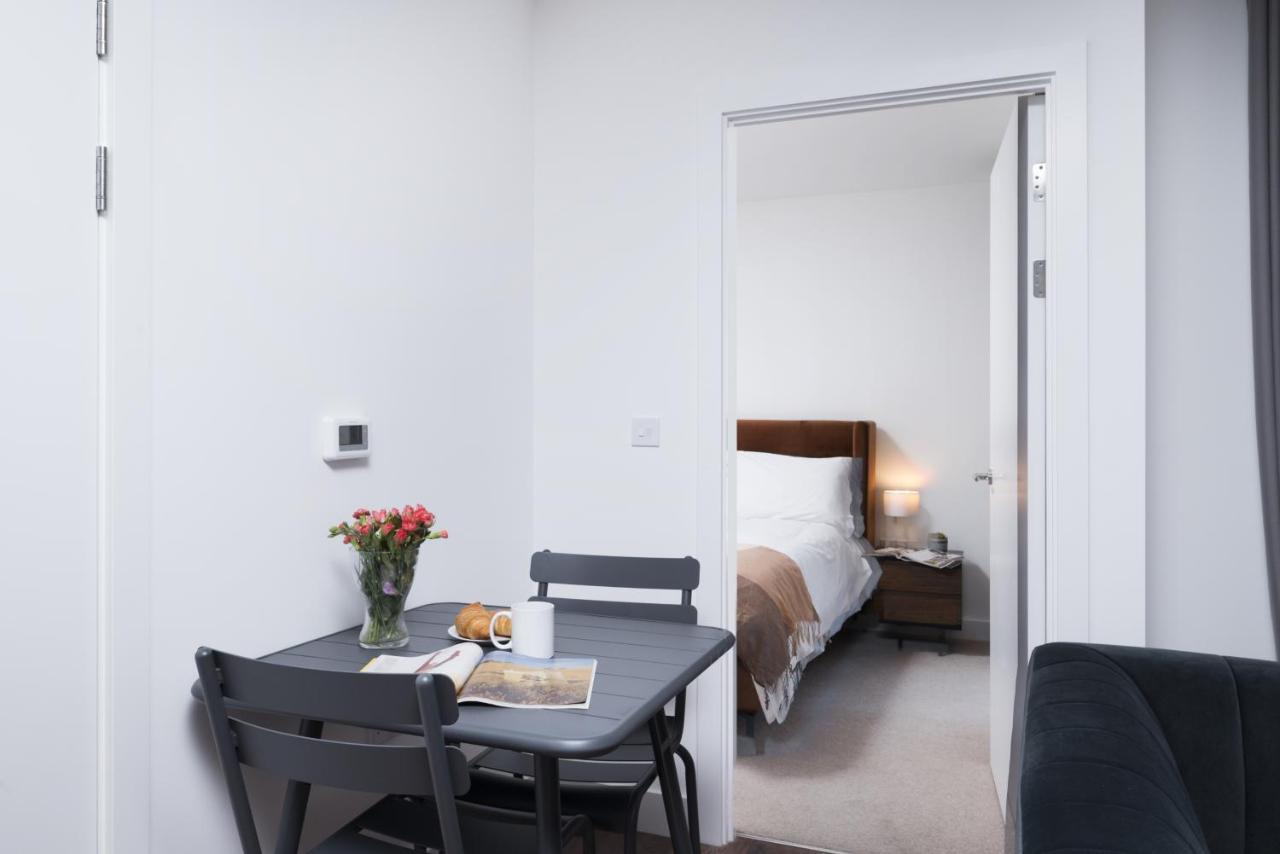 Modern Studios And Apartments At Barking Wharf In Лондон Экстерьер фото