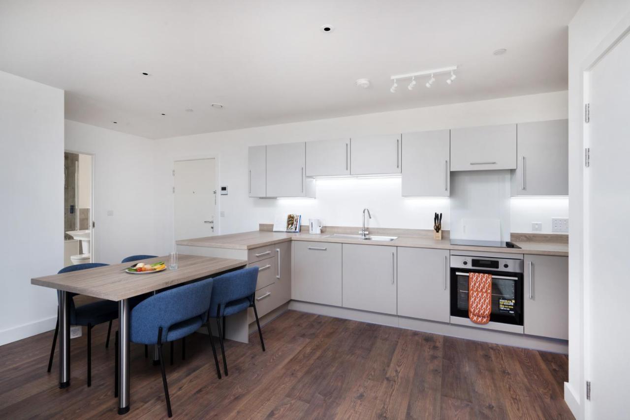 Modern Studios And Apartments At Barking Wharf In Лондон Экстерьер фото