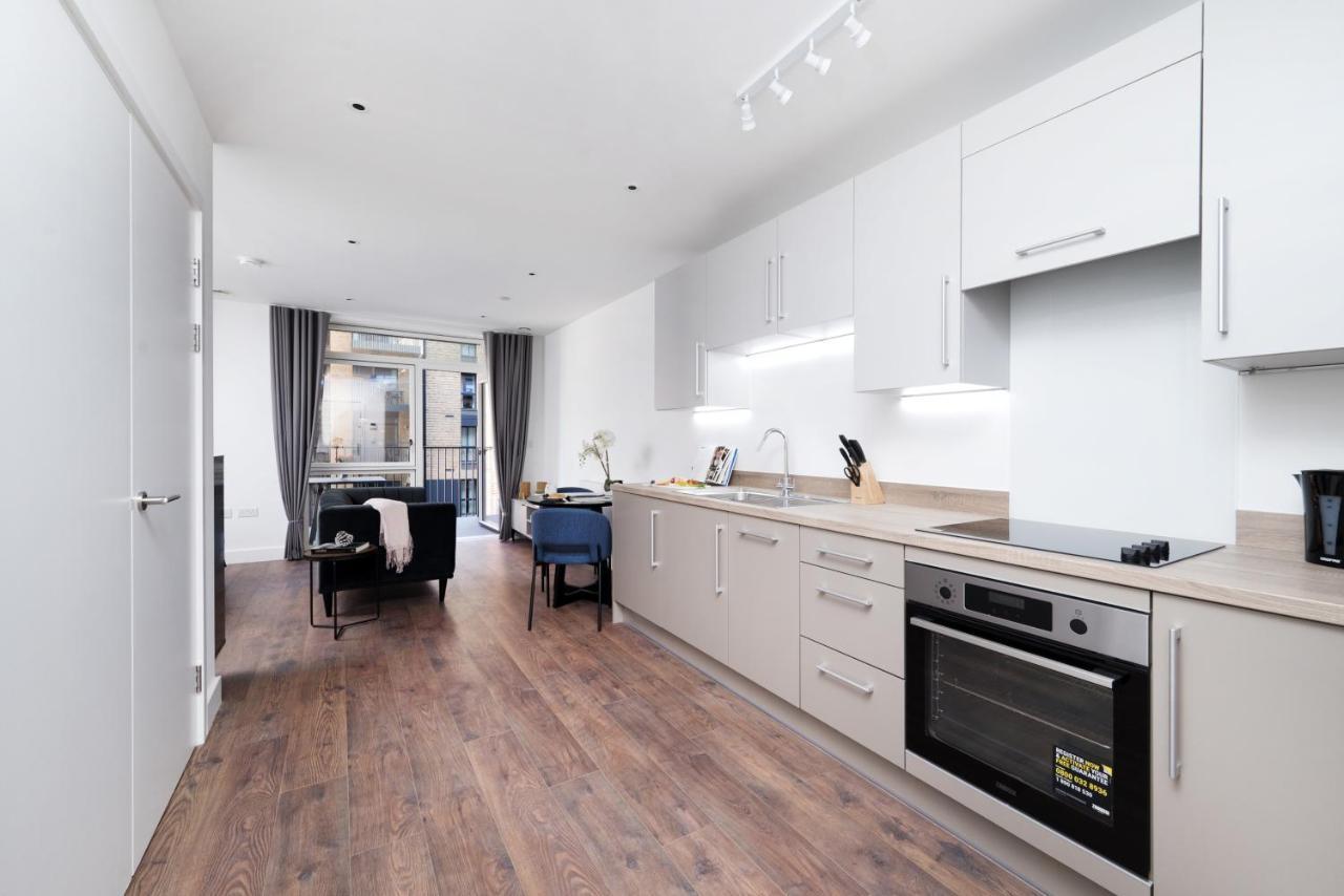 Modern Studios And Apartments At Barking Wharf In Лондон Экстерьер фото