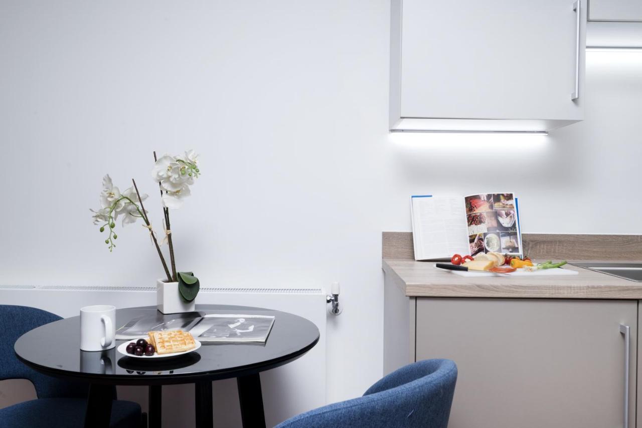Modern Studios And Apartments At Barking Wharf In Лондон Экстерьер фото