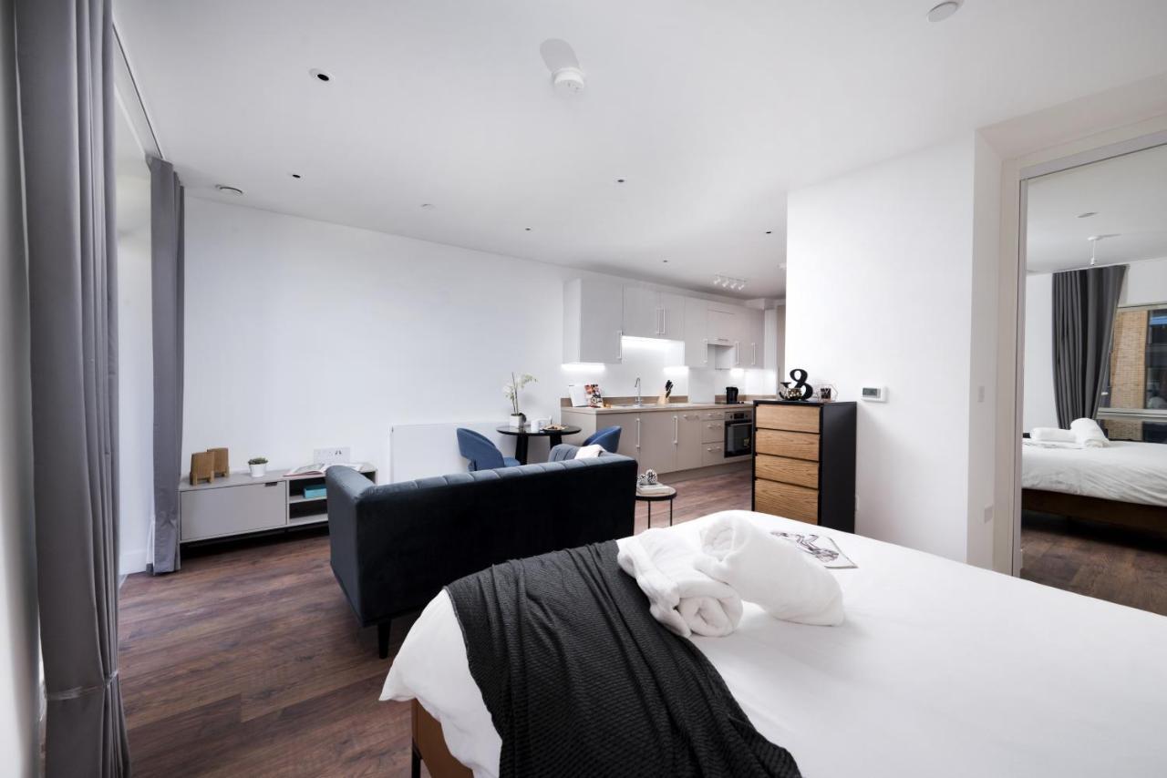 Modern Studios And Apartments At Barking Wharf In Лондон Экстерьер фото