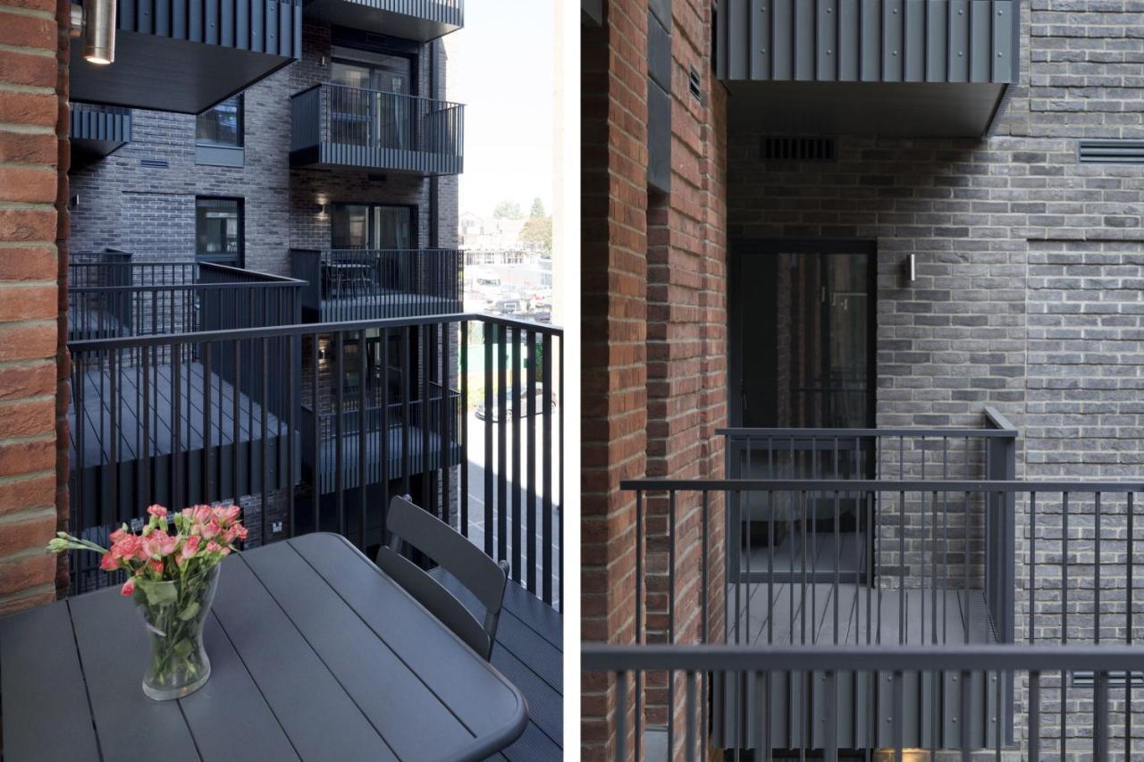 Modern Studios And Apartments At Barking Wharf In Лондон Экстерьер фото